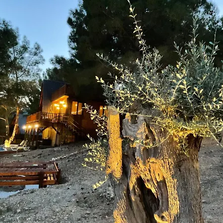 Panurla Wooden House Havuz & Sauna Kirmizi Hotel