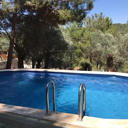 Panurla Wooden House Havuz & Sauna Kirmizi Hotel 4*