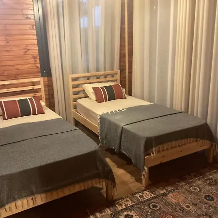 Otel Panurla Wooden House Havuz & Sauna Kirmizi
