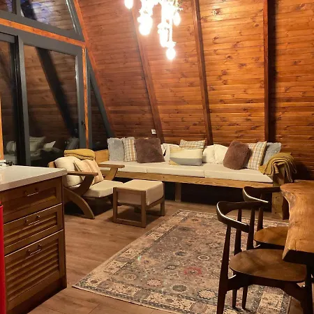 Otel Panurla Wooden House Havuz & Sauna Kirmizi 4*